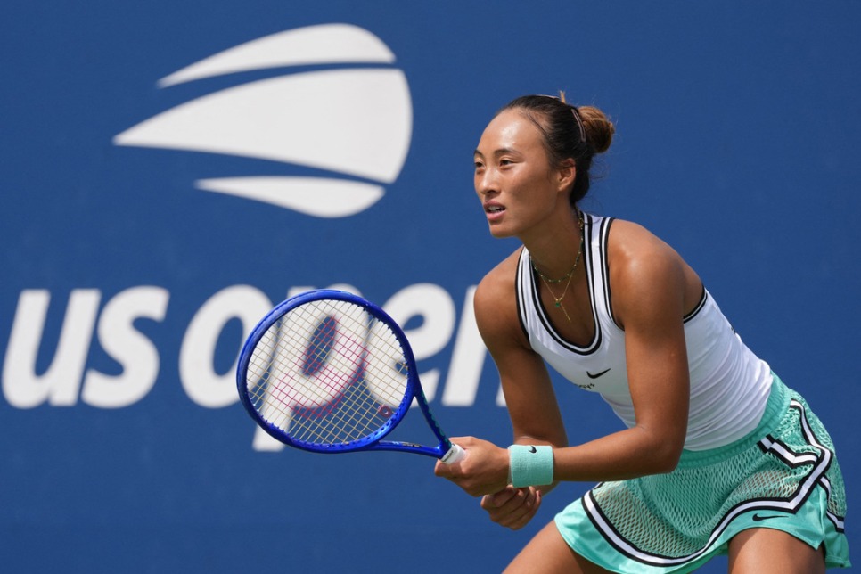 Source image accompanying: Zheng Qinwen reaches US Open last 16 with 'classic comeback'